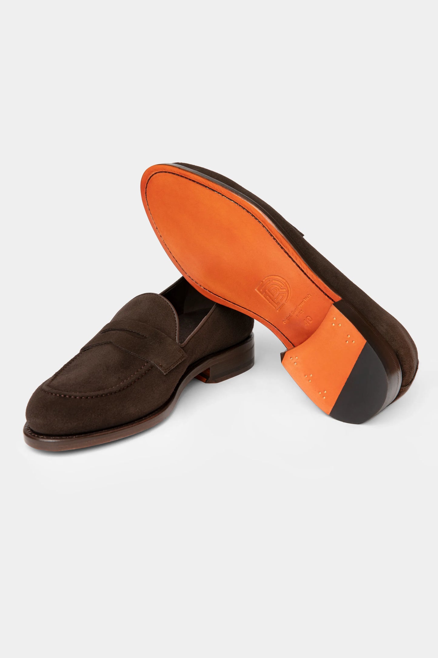 Pantofi Loafer Florentinodelure maro din suede cu talpă portocalie, detalii eleganțe.