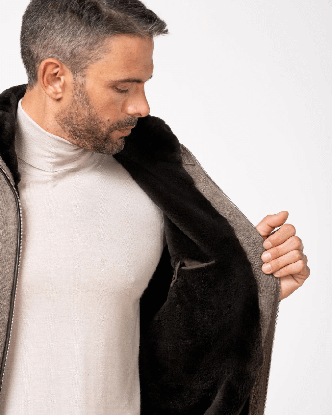 Bomber maro din cashmere cu blană beaver, detaliu Florentinodelure.