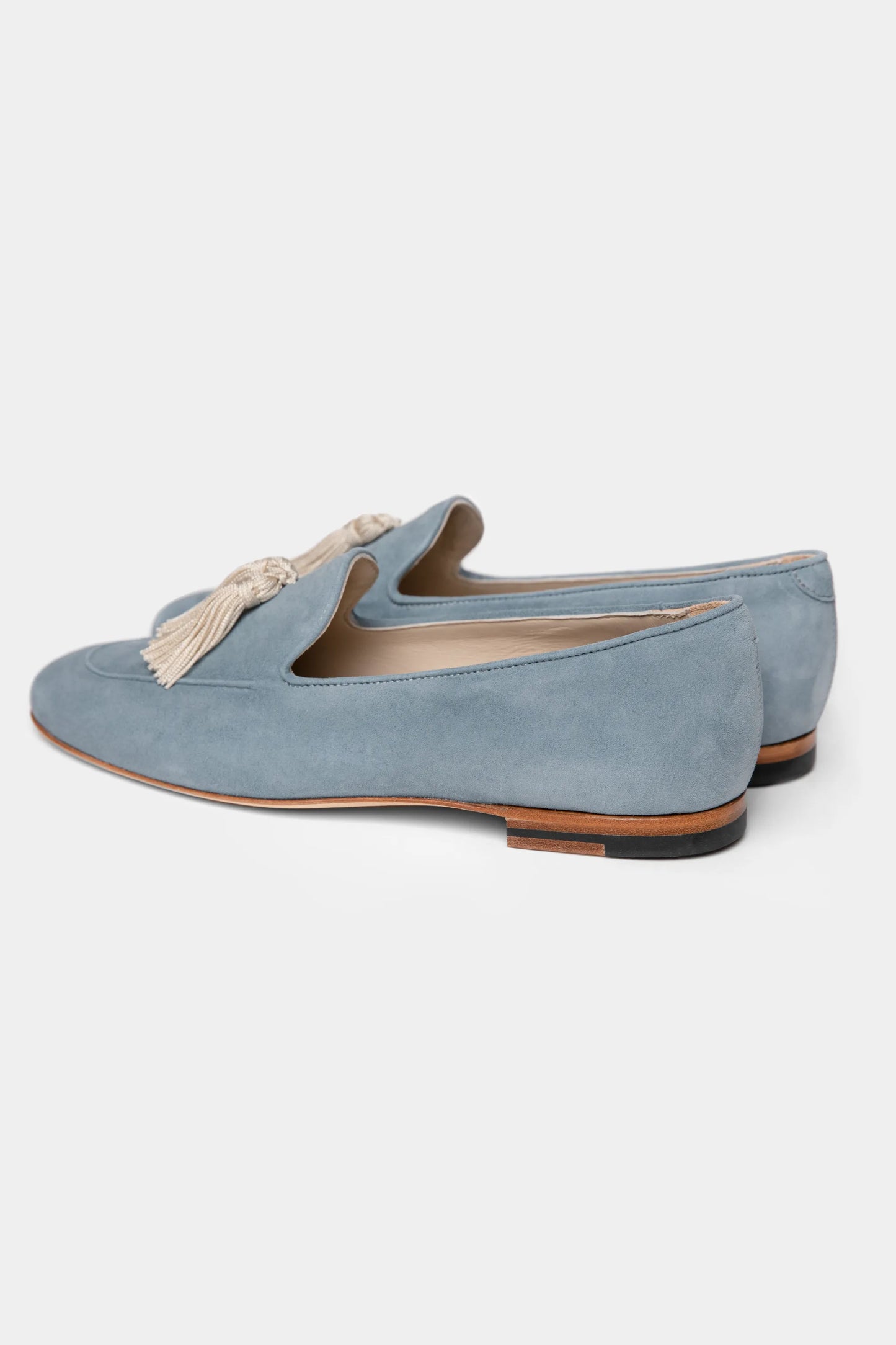 Mocasini suede albastru deschis Florentinodelure cu ciucuri decorativi.