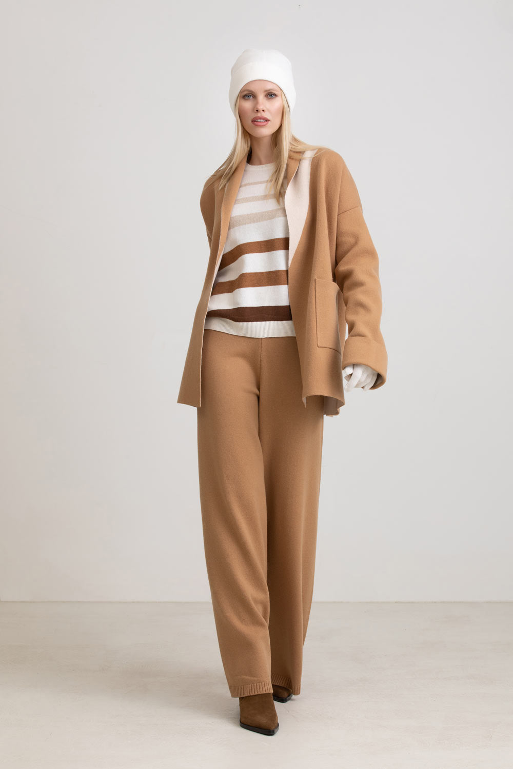 Pantaloni tricot maro Florentinodelure din lână și cașmir, textură fină, colecția FW23.