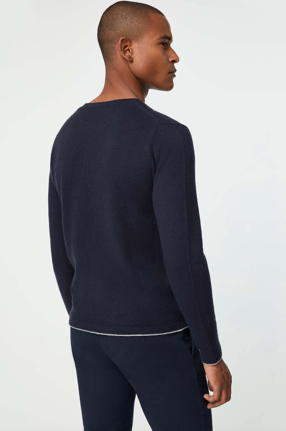 Pulover crewneck navy Florentinodelure din cașmir, vedere spate.