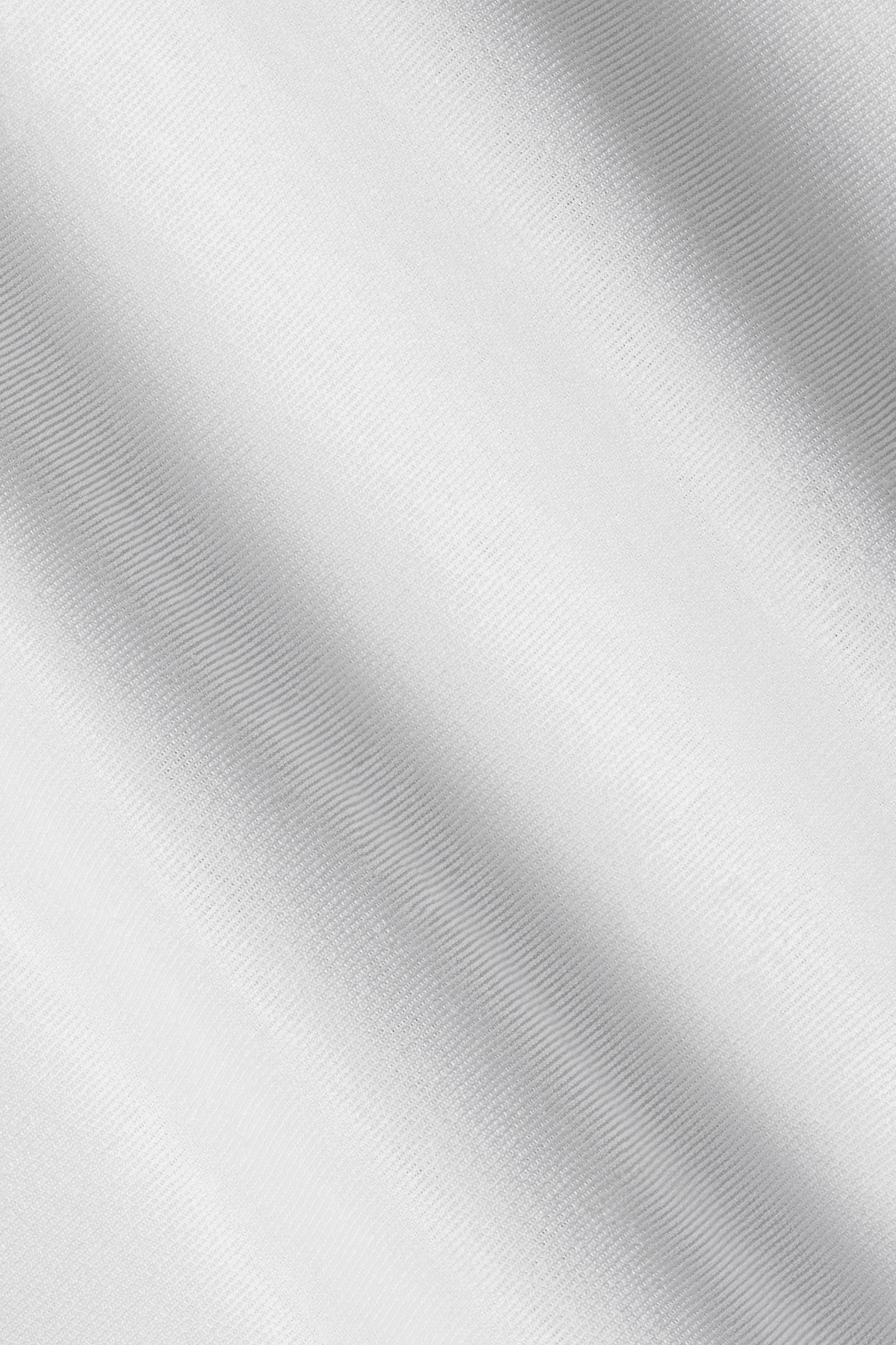 Detaliu material bumbac alb Florentinodelure cu textură fină pentru tricou crewneck.