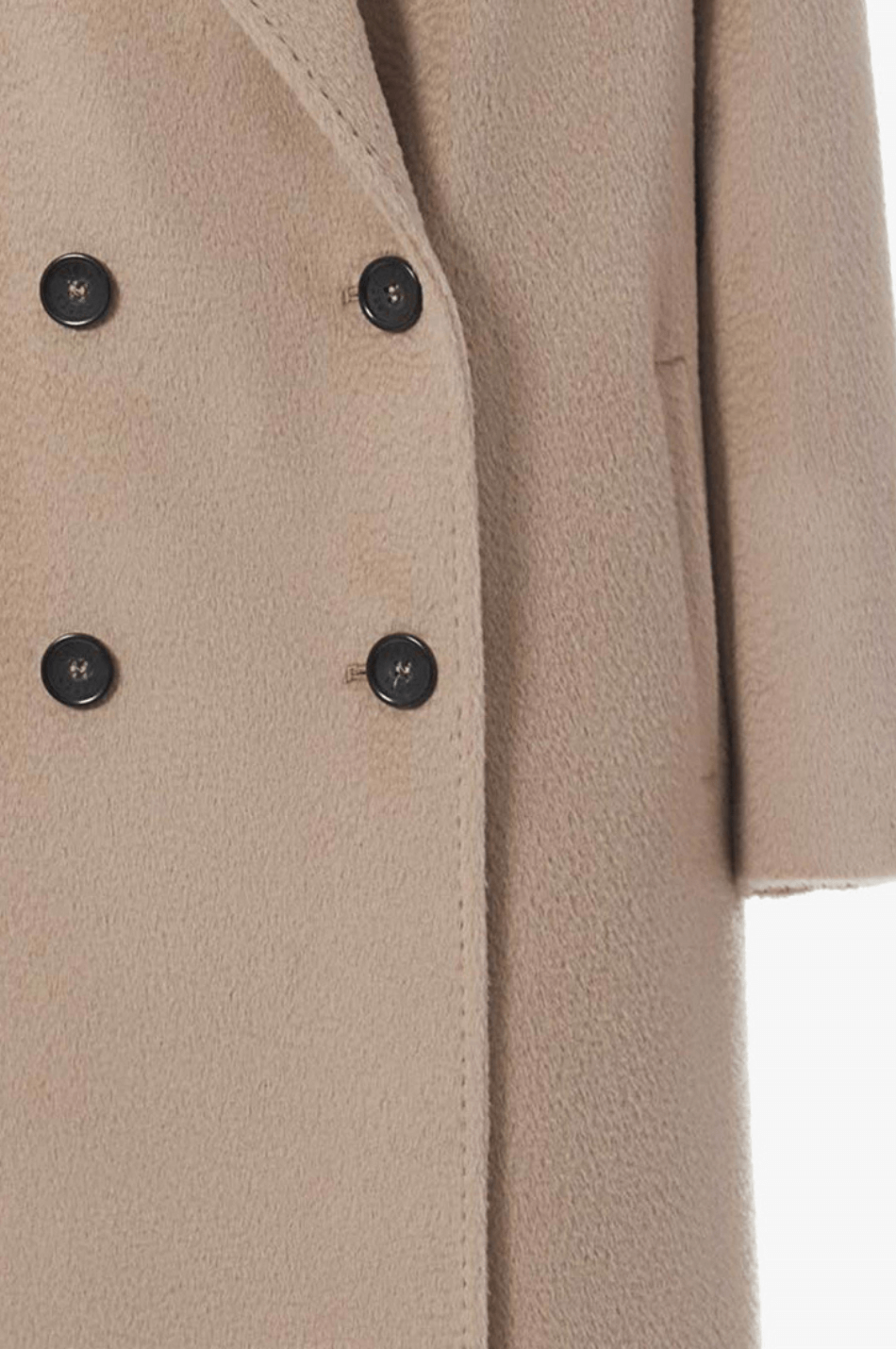 Detaliu nasturi trench bej Florentinodelure, material texturat.