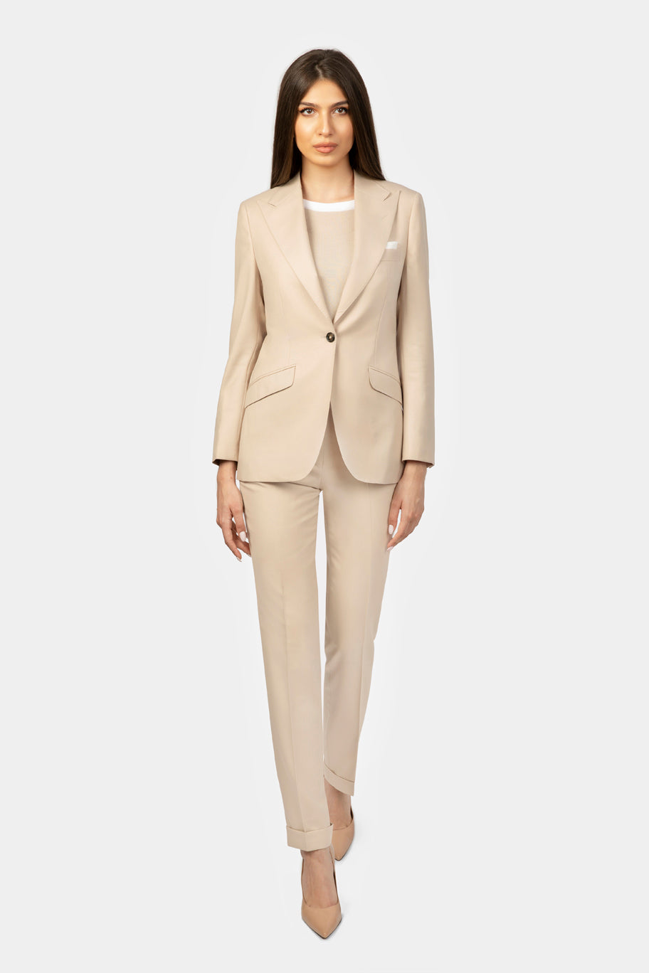 Costum Vega bej Florentinodelure, vedere laterală, sacou cu un nasture și pantaloni eleganți.