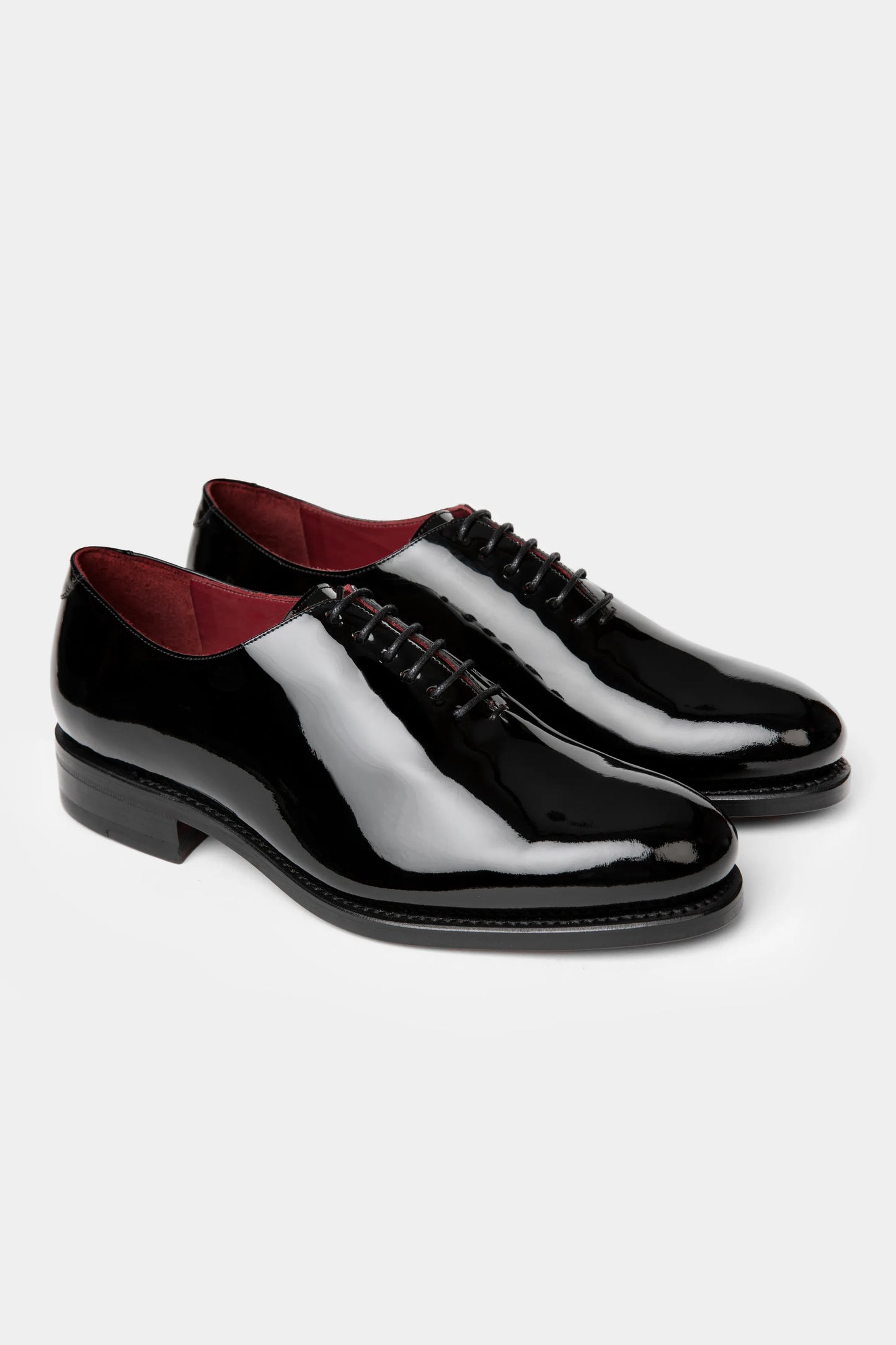 Pantofi Tuxedo negri din piele lucioasă Florentinodelure, vârf migdalat, interior roșu.