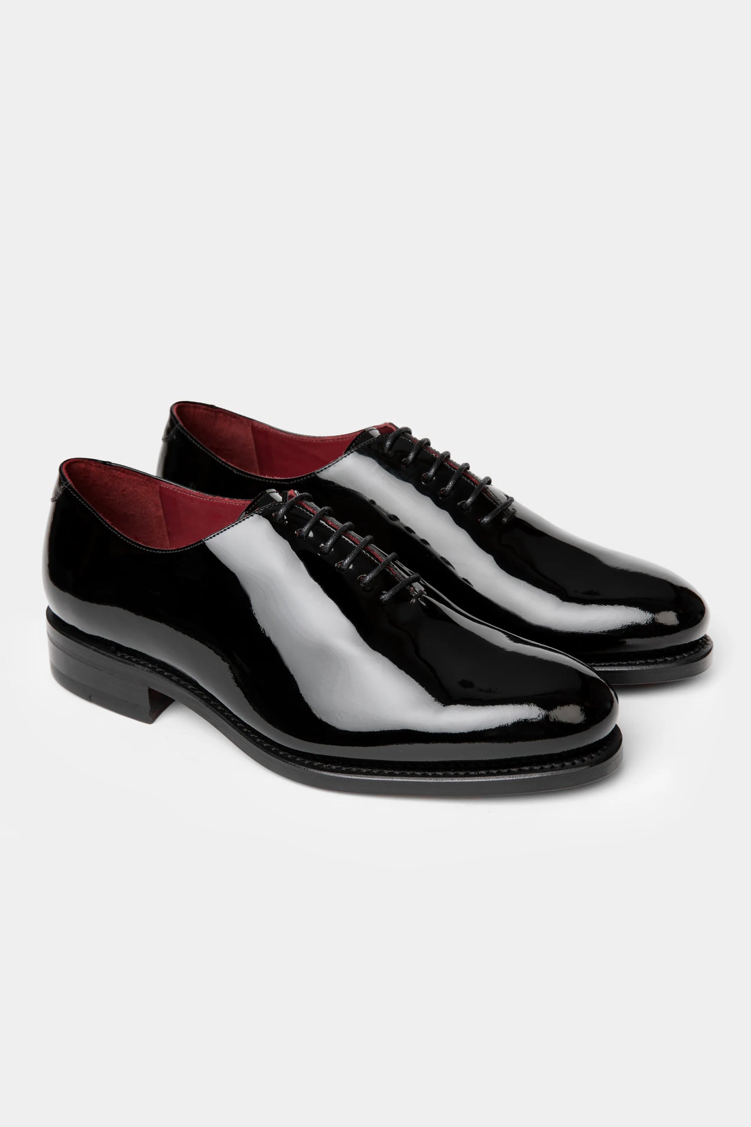Pantofi Tuxedo negri din piele lucioasă Florentinodelure, vârf migdalat, interior roșu.
