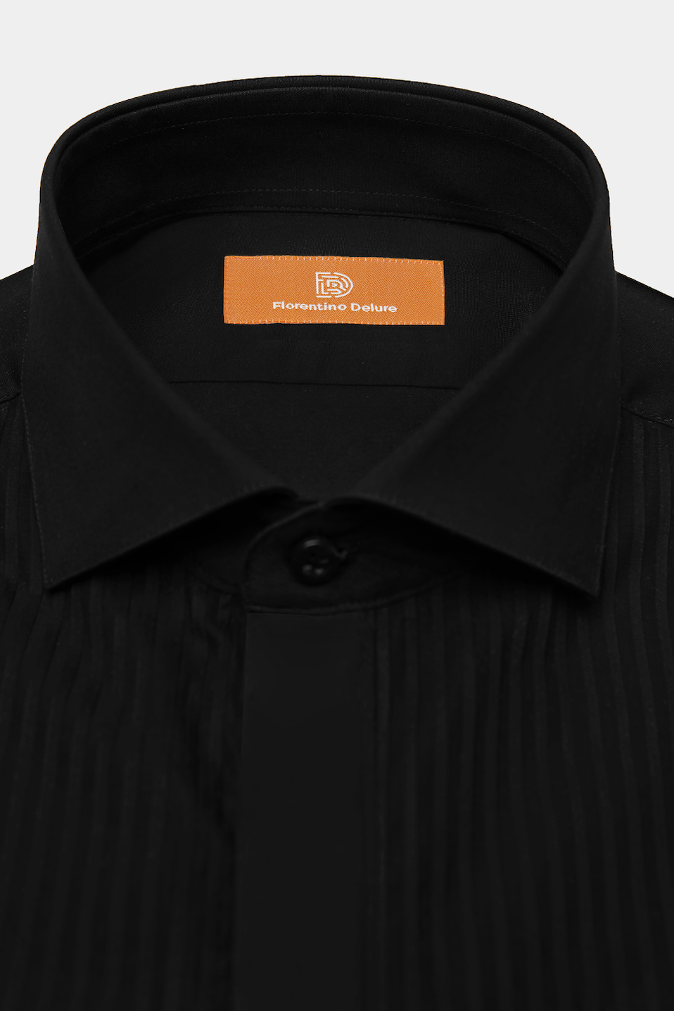 Cămașă neagră Tuxedo Florentinodelure, textură subtilă, etichetă brand portocalie.