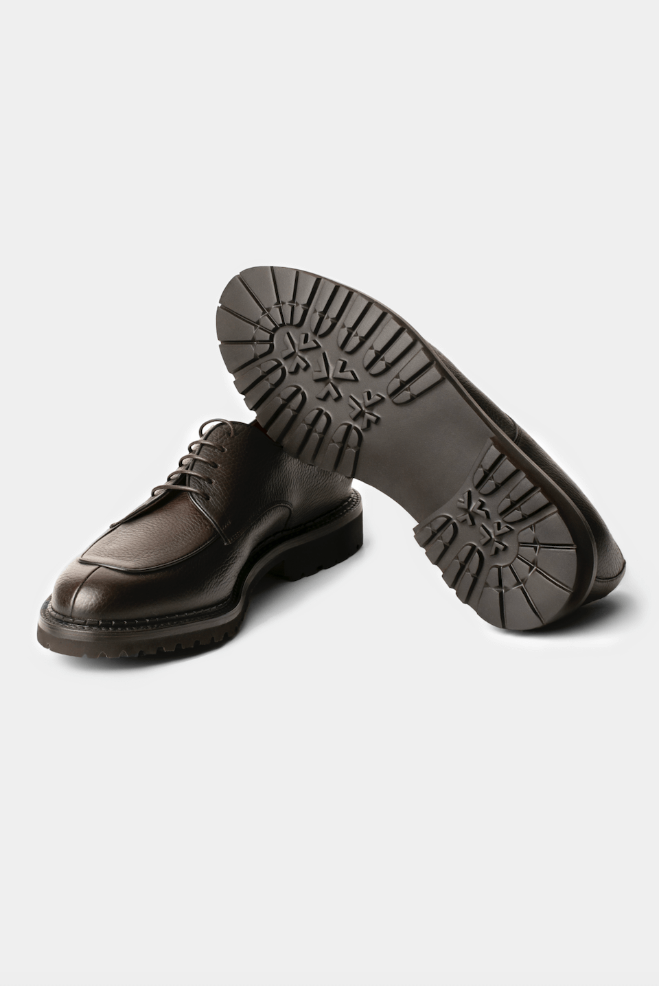 Pantofi Derby maro de la Florentinodelure din piele de cerb, talpă cauciuc cu model aderent.