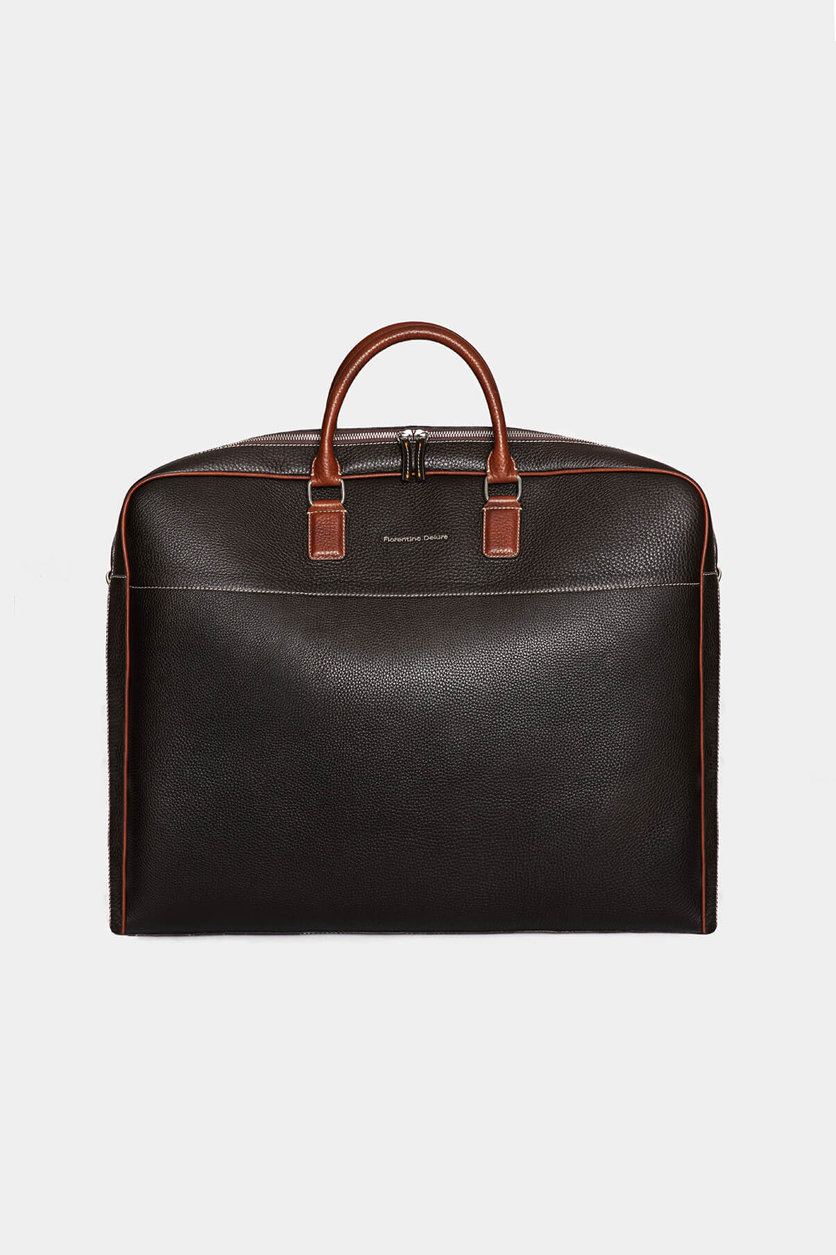 Husa Dark Brown Travel Costum Florentinodelure din piele de vitel maro închis, mânere maro deschis.