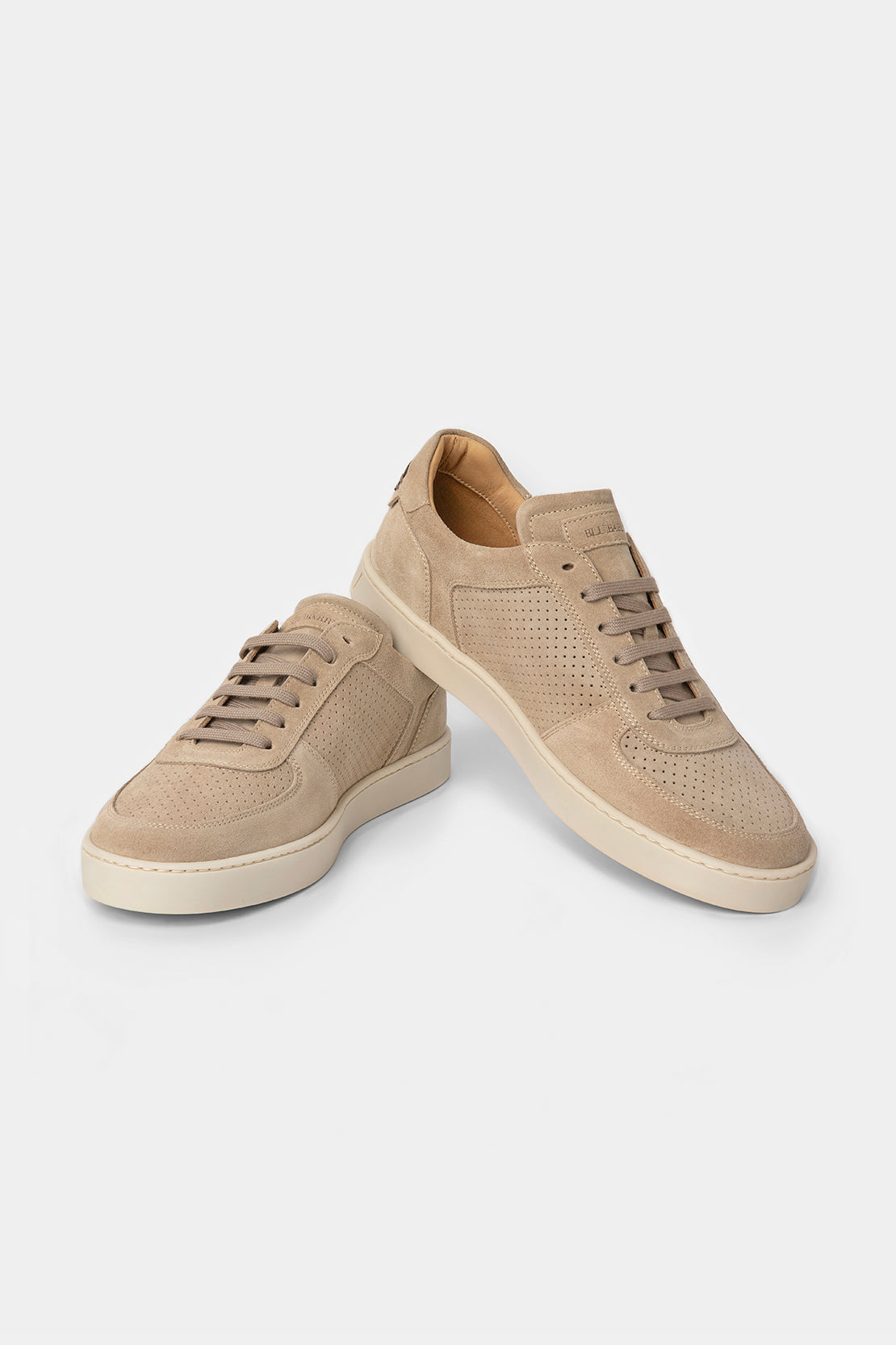 Sneakers Florentinodelure din suede bej, talpă din cauciuc alb.