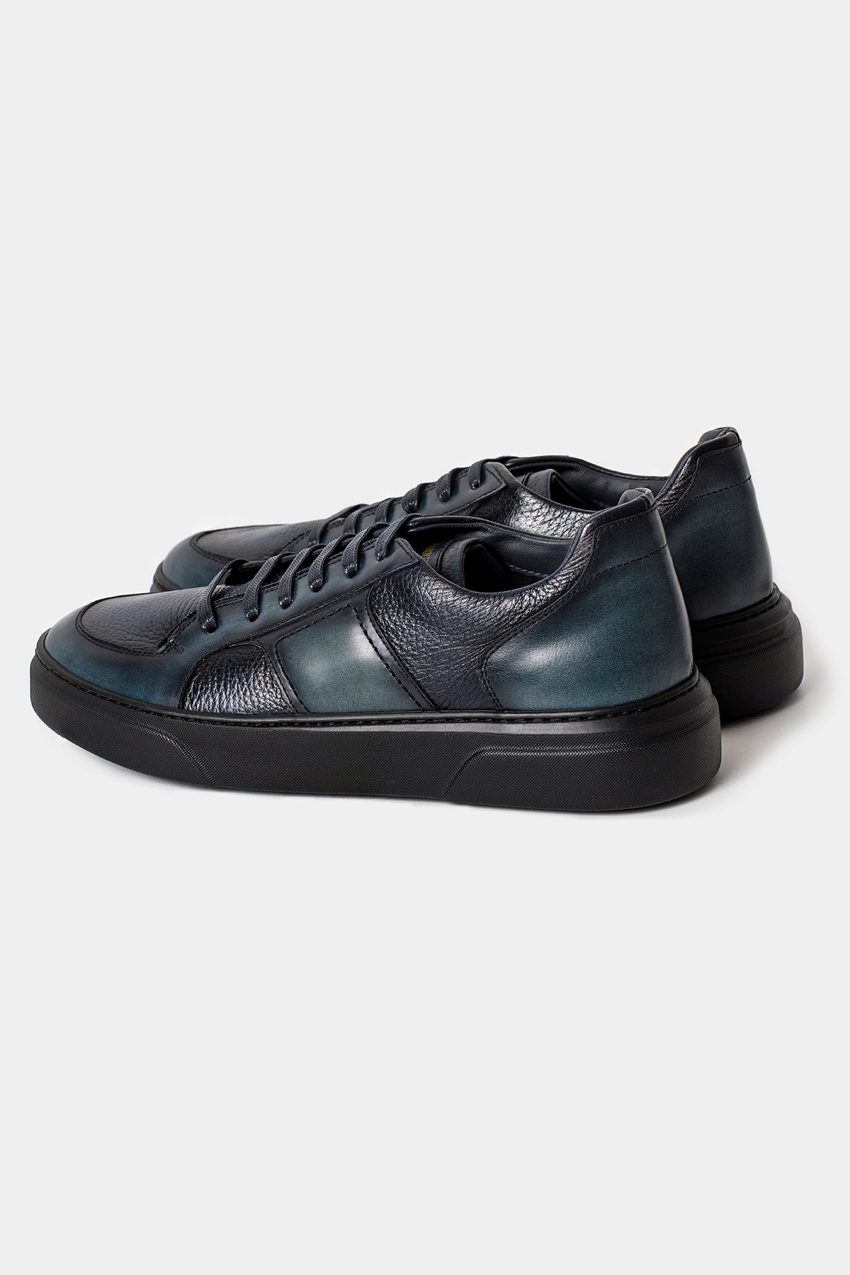 Adidași navy gradient cu talpă neagră, Florentinodelure, vedere laterală.