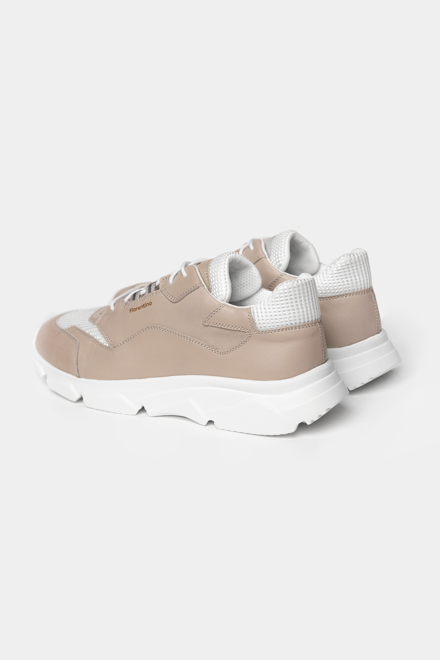 Sneaker Florentinodelure bej cu alb, piele și material textil, perspectivă laterală.
