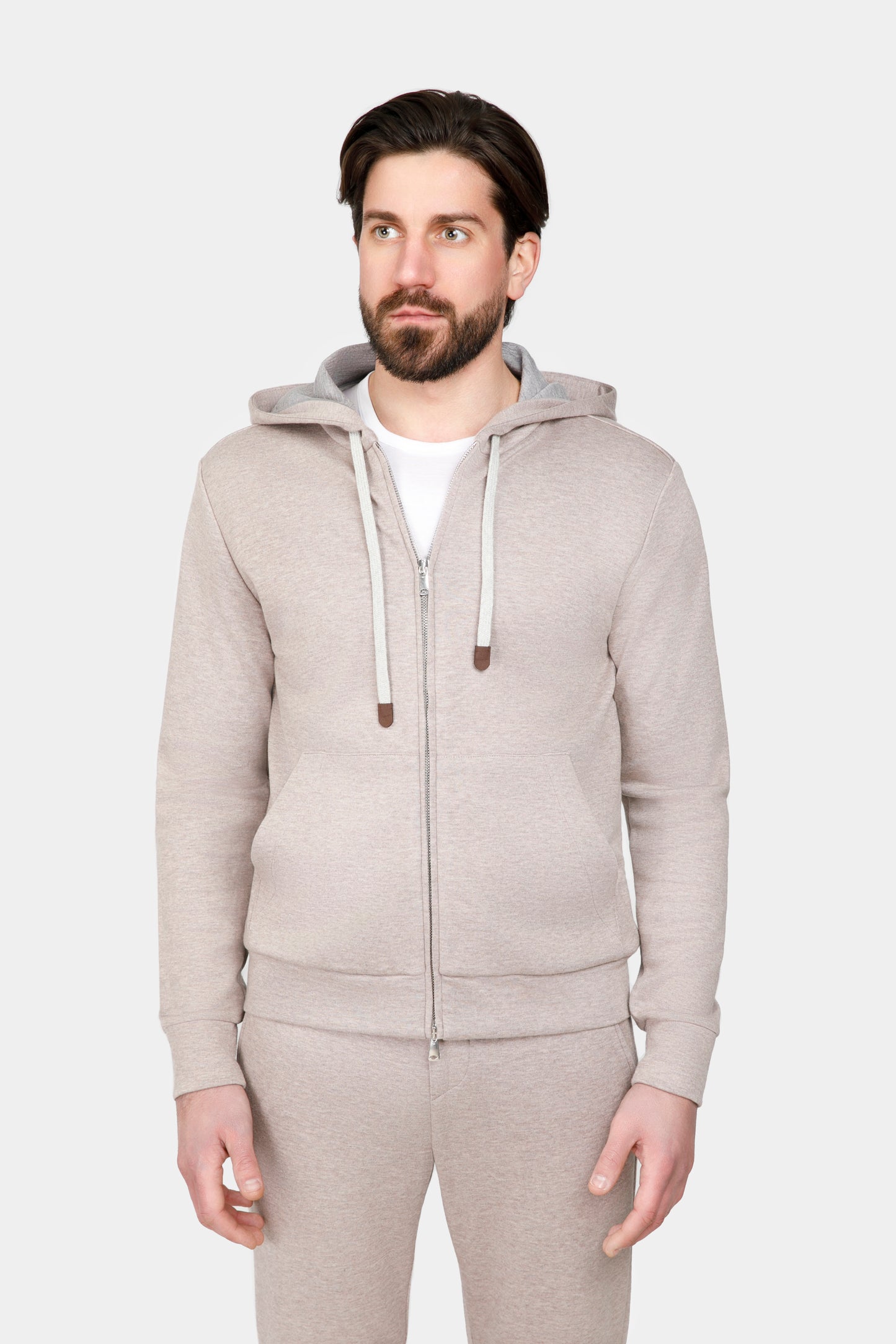 Costum loungewear bej Florentinodelure cu șnururi din piele și detalii tricotate.