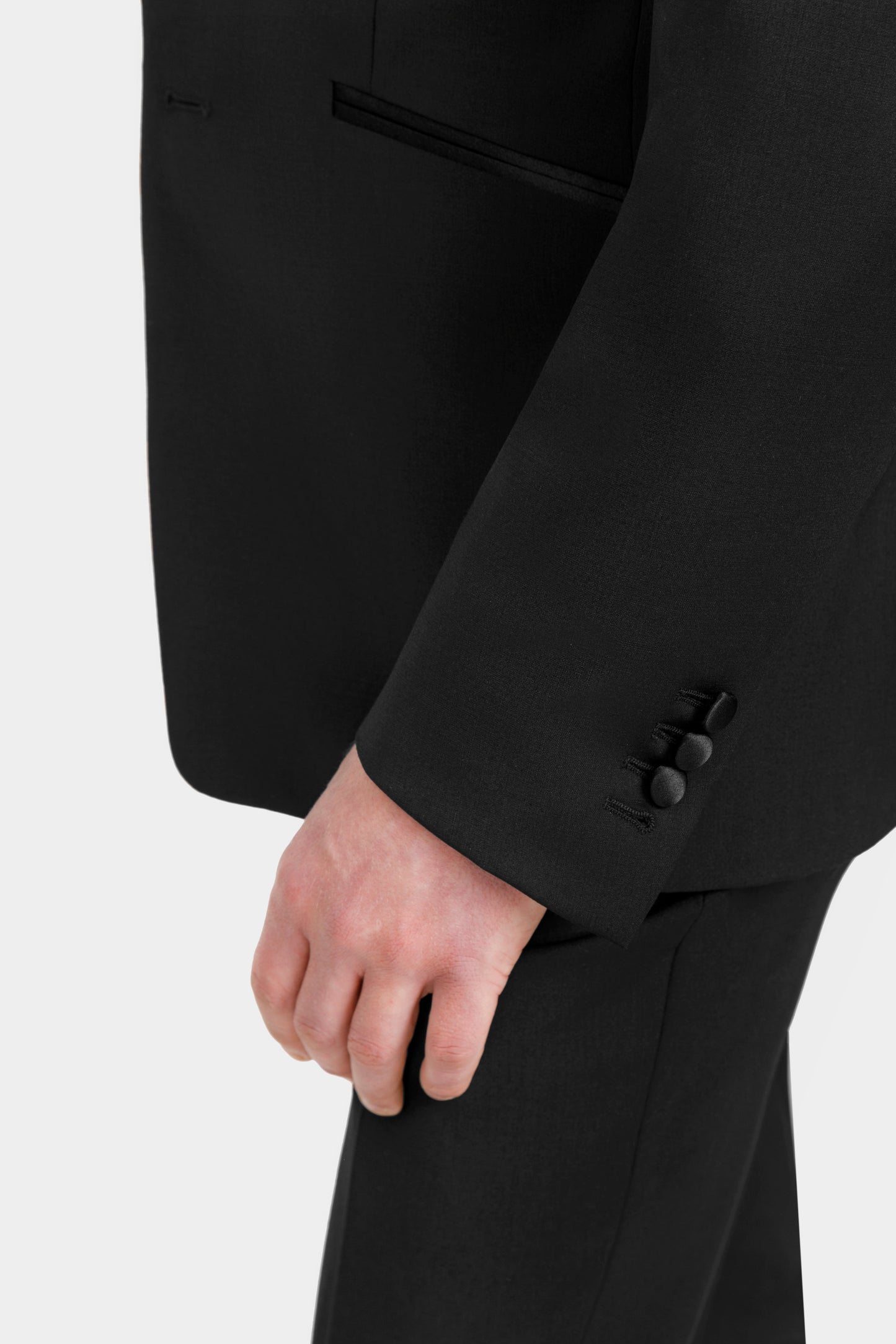 Mânecă și buzunar costum negru ceremonie Florentinodelure, material lână și pânză.