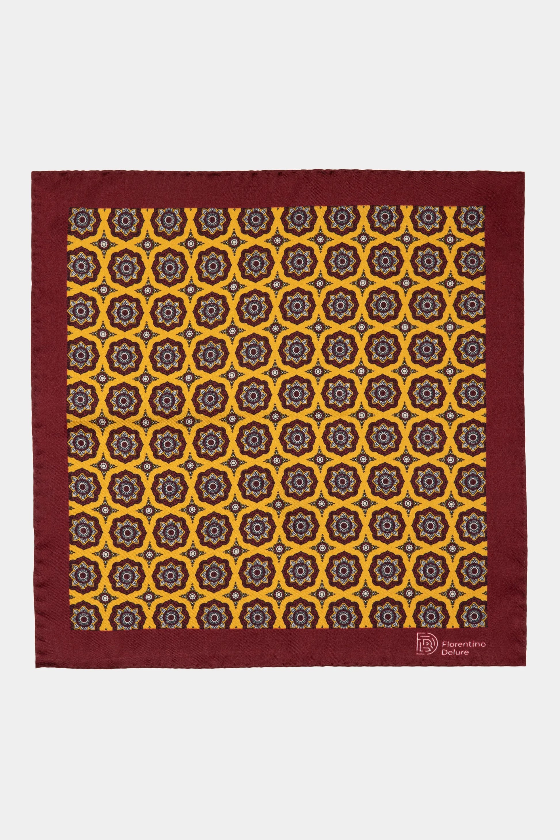 Bordeaux Print Pocket Square Florentinodelure din mătase, model floral geometric pe fundal galben și bordură bordo.