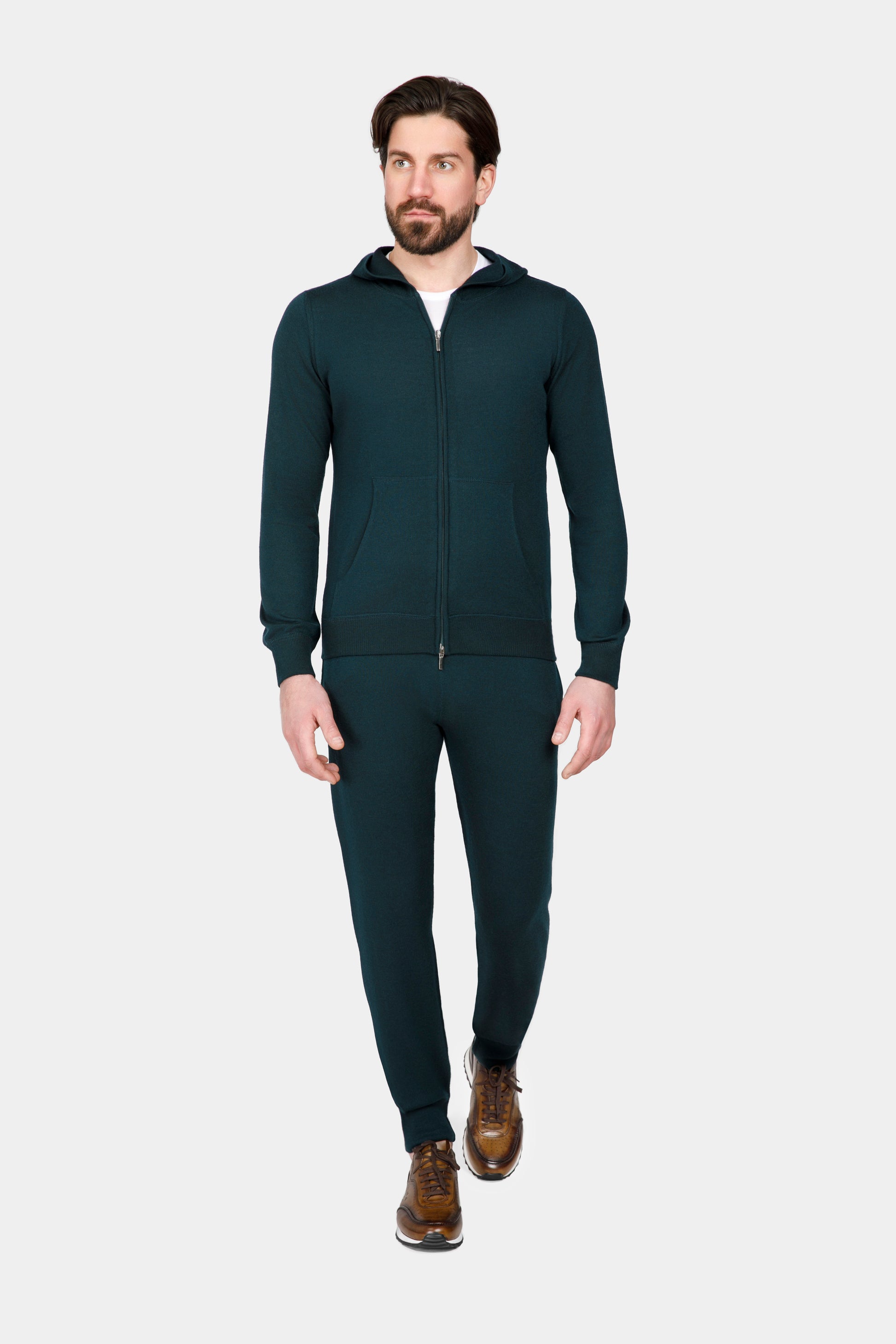 Costum loungewear merino verde închis Florentinodelure, vedere laterală, fermoar și glugă.