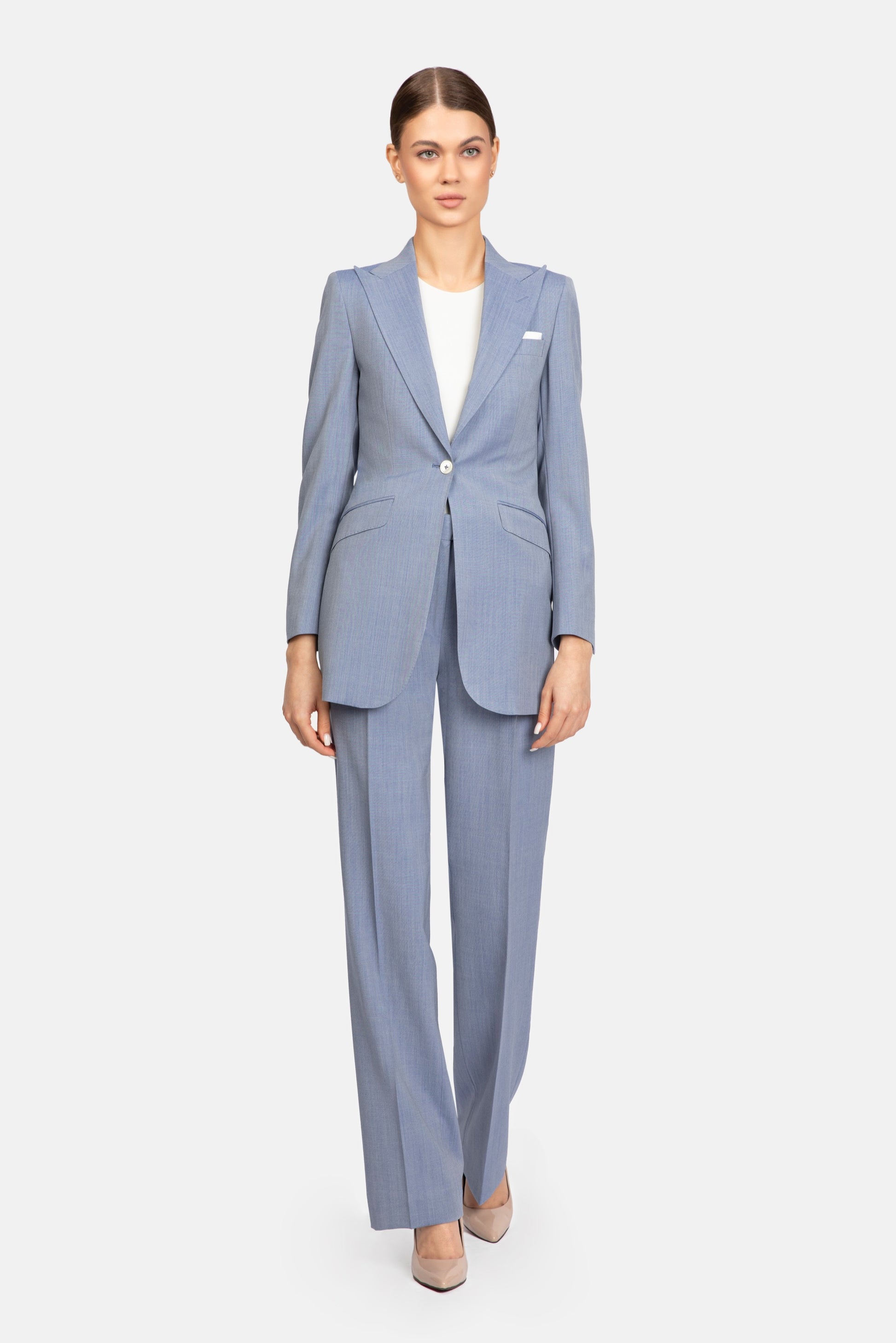 Costum Vega albastru deschis Florentinodelure, vedere laterală, sacou și pantaloni eleganți.