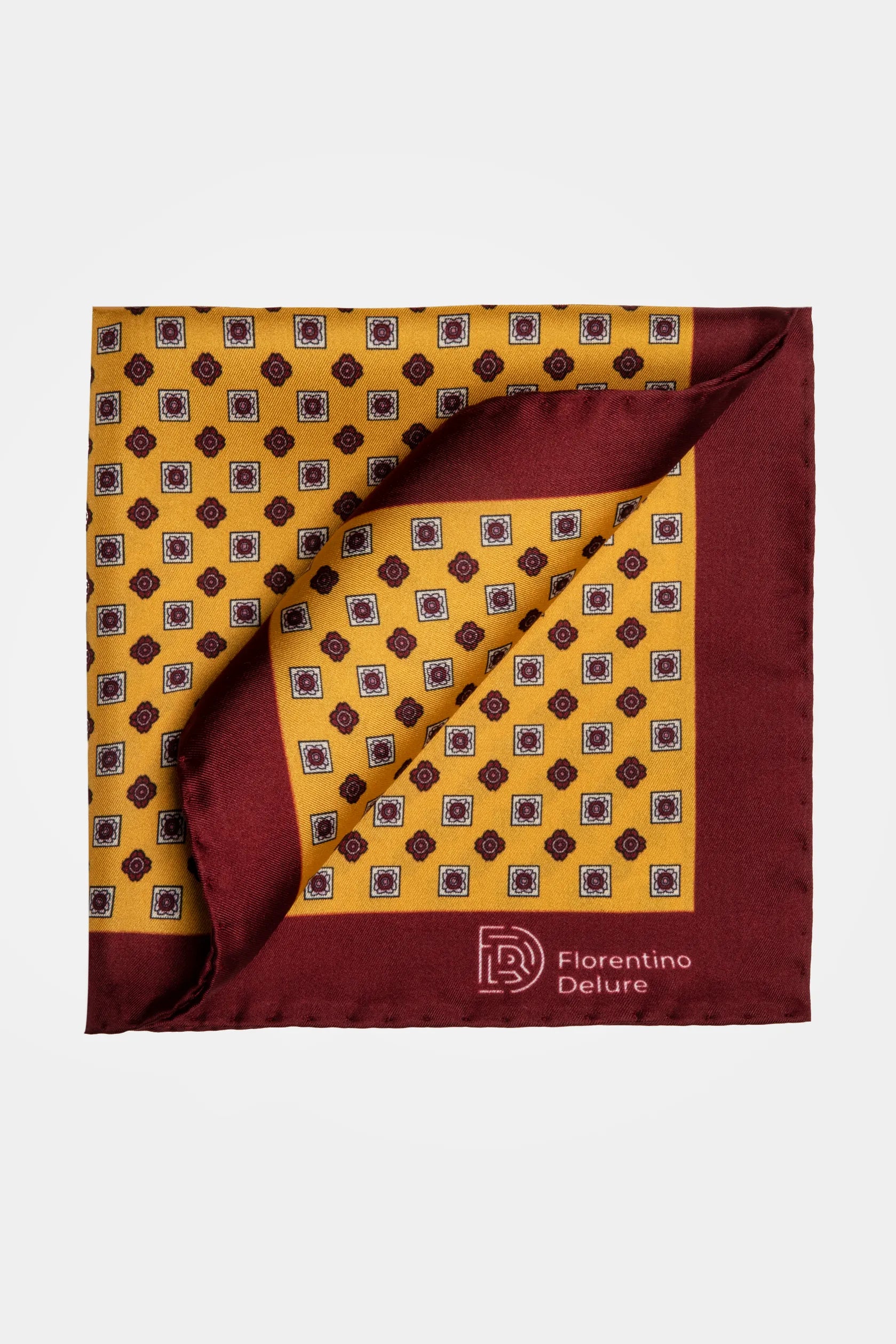 Batistă din mătase galbenă cu imprimeu geometric Florentinodelure, margine bordo.
